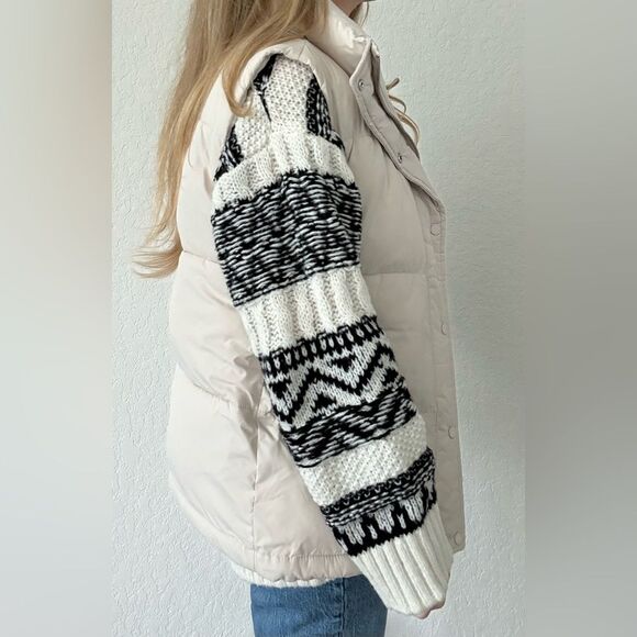 Abercrombie Cream Puffer Vest – Size Small - Picture 4 of 6